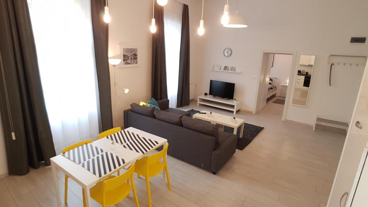 Piacsek Apartmanház Pécs Kültér fotó