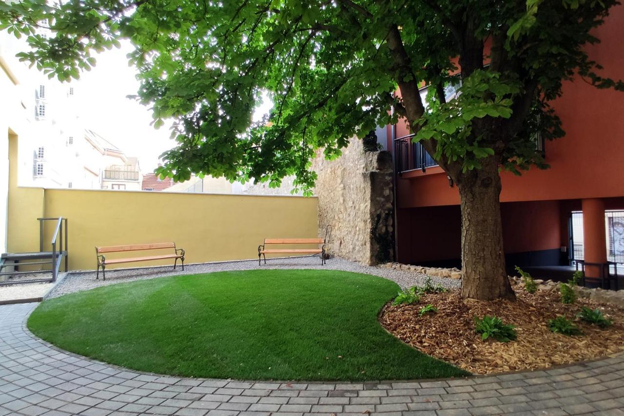 Piacsek Apartmanház Pécs Kültér fotó